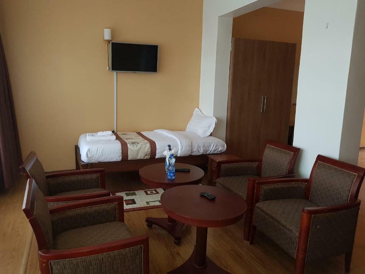 Esikar Gardens Hotel Narok Экстерьер фото